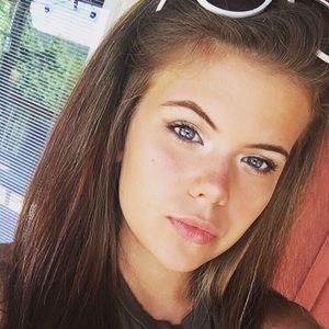 Meet your Posher, Kaylie